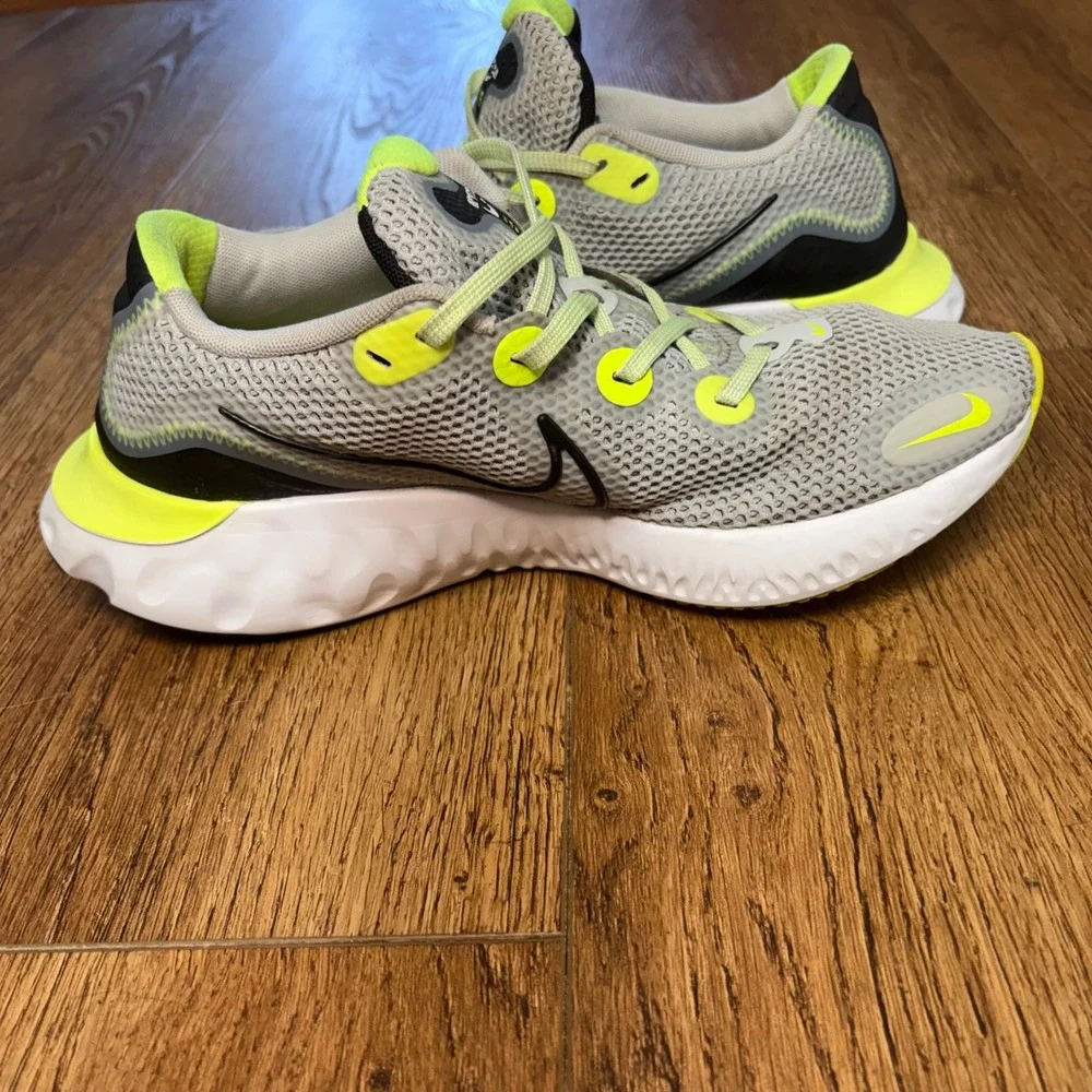 Nike good minor